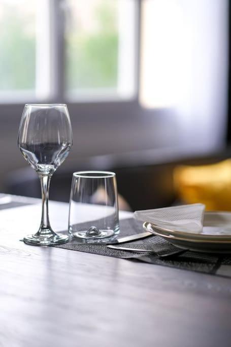 Le Black & White - 10 Min Orly, 3 Min Gare Juvisy Apartment Ати-Мон Екстериор снимка