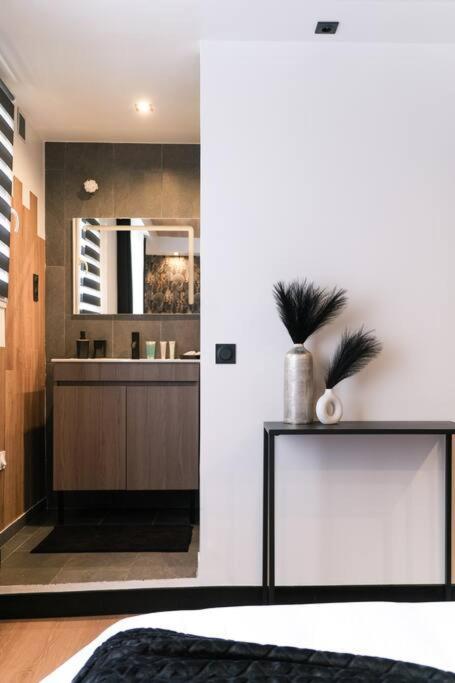 Le Black & White - 10 Min Orly, 3 Min Gare Juvisy Apartment Ати-Мон Екстериор снимка