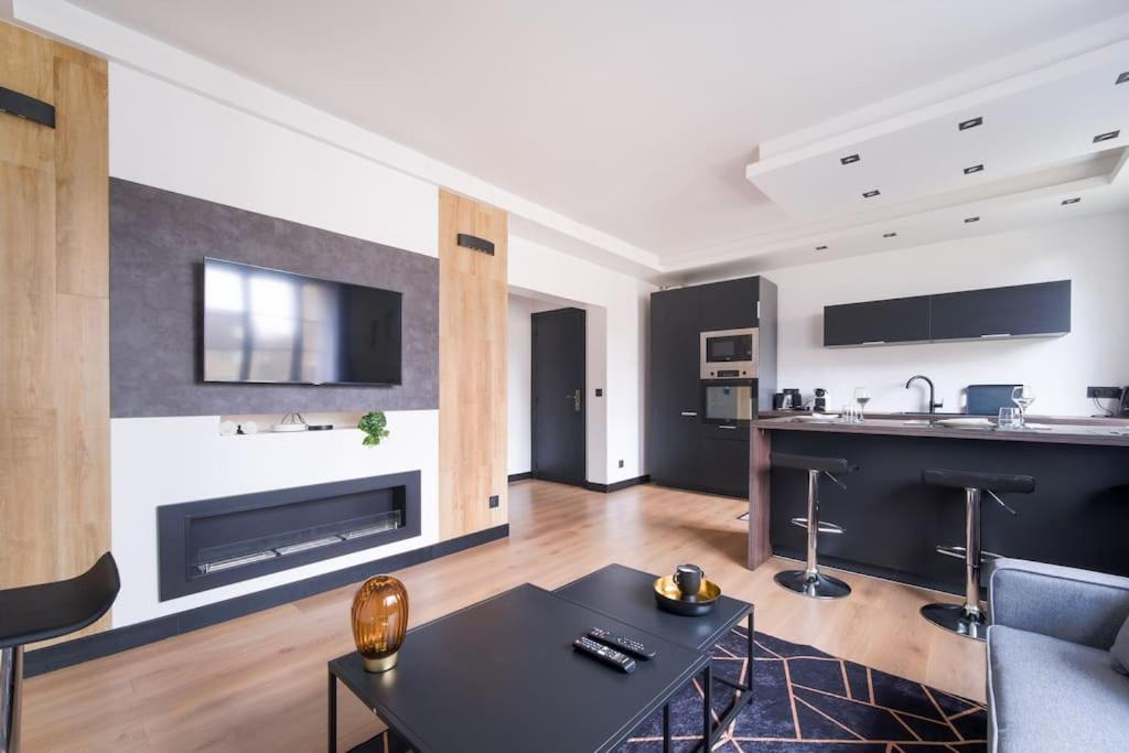 Le Black & White - 10 Min Orly, 3 Min Gare Juvisy Apartment Ати-Мон Екстериор снимка