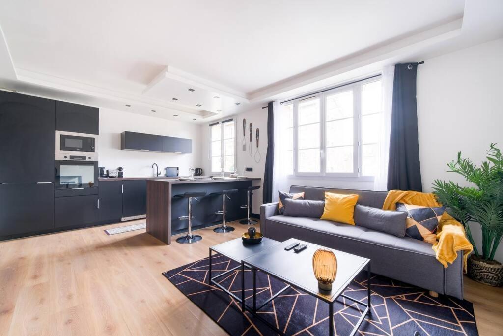 Le Black & White - 10 Min Orly, 3 Min Gare Juvisy Apartment Ати-Мон Екстериор снимка